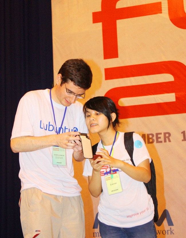 Julien Lavergne Lubuntu at FOSSASIA